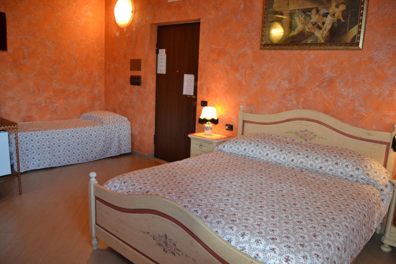 Resort Le Parisien Montecorvino Pugliano Exterior photo