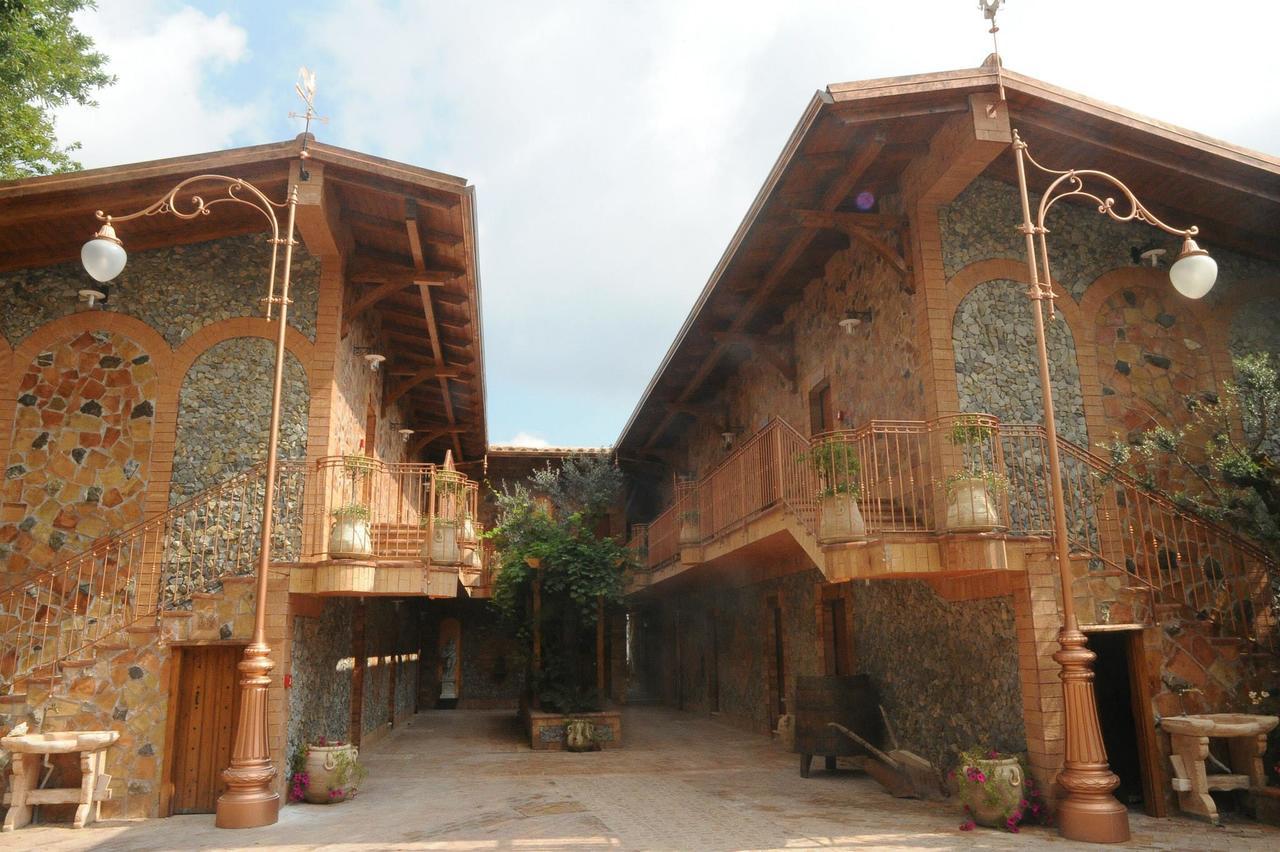 Resort Le Parisien Montecorvino Pugliano Exterior photo