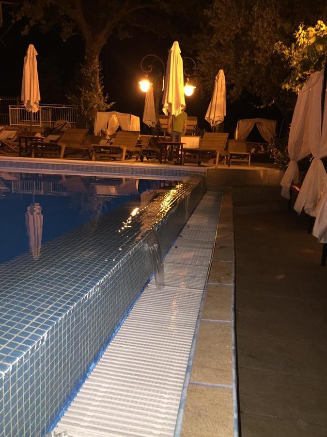 Resort Le Parisien Montecorvino Pugliano Exterior photo