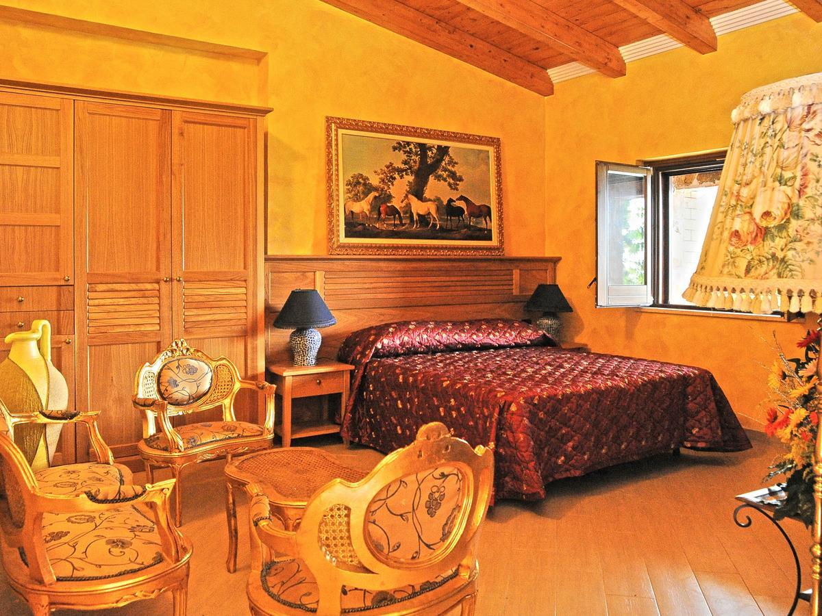 Resort Le Parisien Montecorvino Pugliano Exterior photo