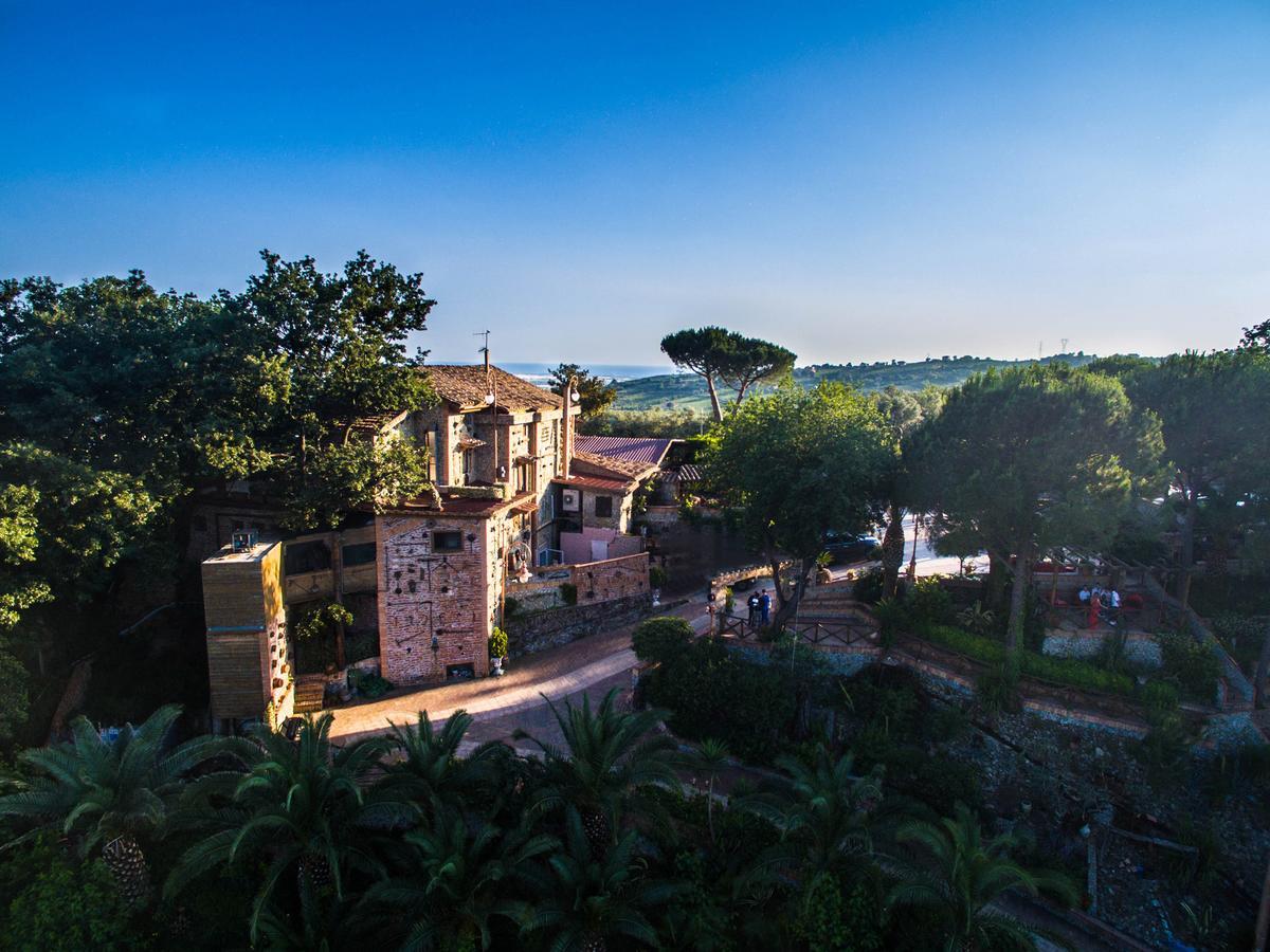 Resort Le Parisien Montecorvino Pugliano Exterior photo